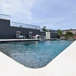 Helvetia With Heated Pool Villa Rovanjska