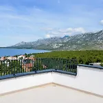 Helvetia With Heated Pool Βίλα