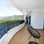 Helvetia With Heated Pool Βίλα