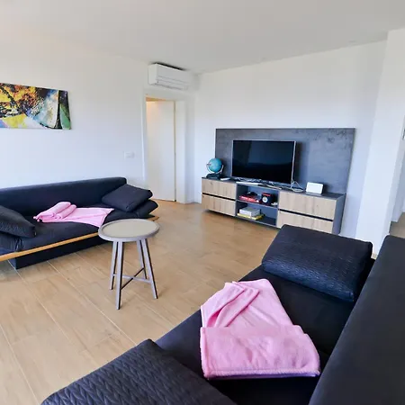 Helvetia With Heated Pool