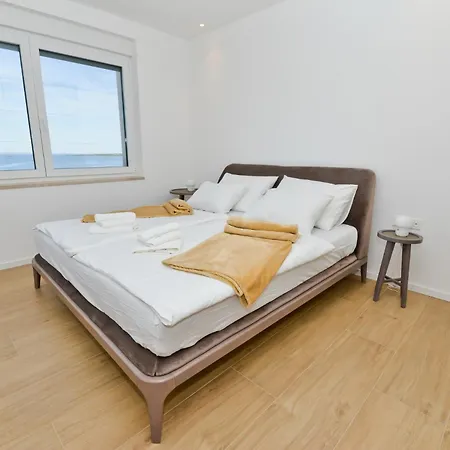 Villa Helvetia With Heated Pool