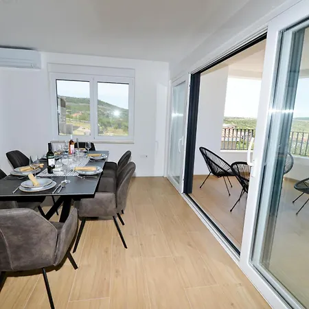 Helvetia With Heated Pool