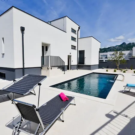 Helvetia With Heated Pool