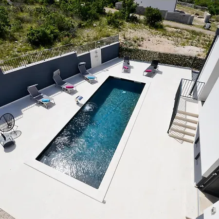 Helvetia With Heated Pool Villa Rovanjska