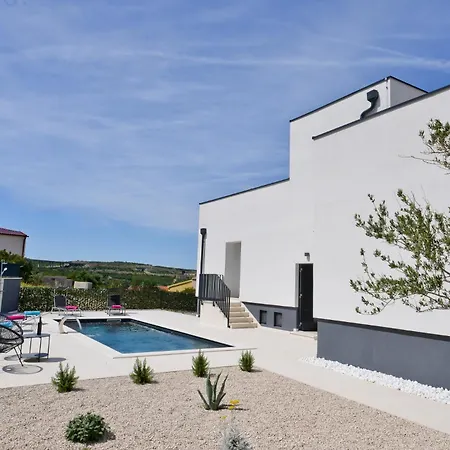 Helvetia With Heated Pool * Rovanjska